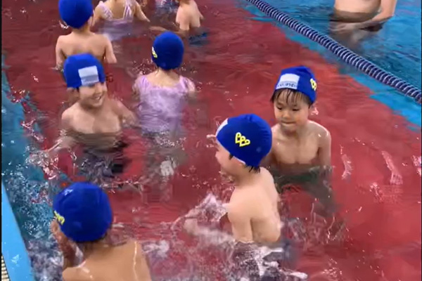 スイミング教室の様子